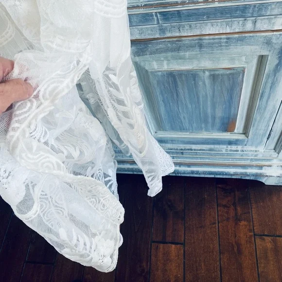 AMELLIA Bohemian White Lace Maxi Dress - Picture 9 of 16